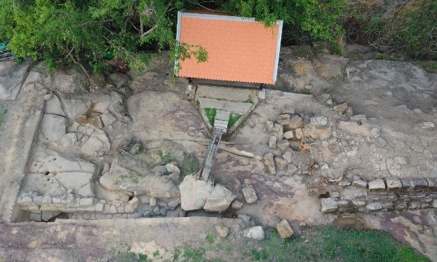 Archaeological excavations on the causeway of western Gopura V